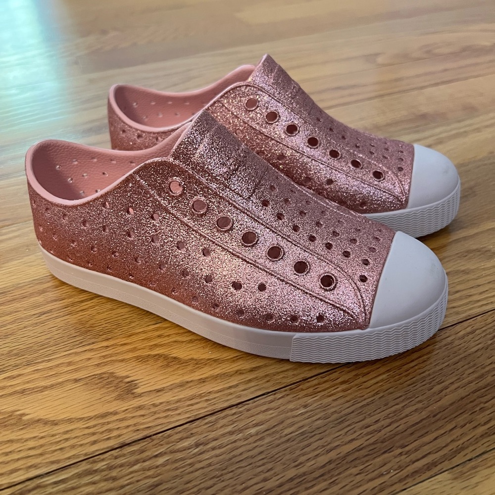 Native Kids Glittery Pink Shoes